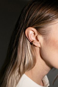 Same day shipping on Faris jewelry. Undulating, organically shaped ear cuff. Measures approximately 5/8″. Faris Jewelry, Samantha Pleet, Ryan Roche, Ear Climbers, Black Crane, Maryam Nassir Zadeh, Mara Hoffman, Custom Items, Sale Design