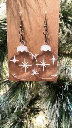 Shrinky Dink Earrings, Ornament Earrings, Snow Ball, Engraved Earrings, Laser Cut Wood Crafts, Laser Engraved Ideas, Laser Cut Jewelry, Laser Cut Earrings, Acrylic Jewelry