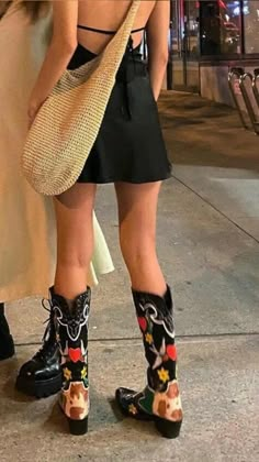 Boots Inspiration, Camila Morrone, Quoi Porter, Mode Inspo, Looks Style, Summer 2022, Boots Outfit, Suho, Fashion Killa