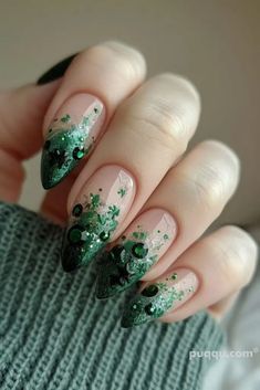 August Nails, Leprechaun Hats, Curated Design, Ombre Effect, Pot Of Gold, Luck Of The Irish, Celtic Knot