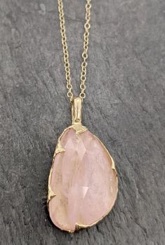 Exquisite Pink Pendant Necklace, Delicate Pink Gold Pendant Jewelry, Fine Jewelry Gold With Large Stone, Gold Fine Jewelry With Large Stone, Exquisite Pink Gemstone Necklaces, Exquisite Pink Gemstone Necklace, Pink Oval 14k Gold Necklace, Luxury Pink Briolette Necklace, Fine Gold Morganite Jewelry