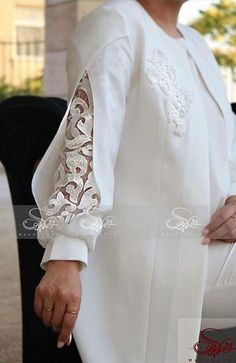 Detail Couture, Kurti Sleeves Design, Iranian Women Fashion, Women Blouses Fashion, Mode Abaya, Dress Design Patterns, Sleeves Designs For Dresses, Stylish Party Dresses, Stylish Dress Book