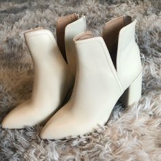 Steve Madden Ankle Boots Chunky Low Heel Size 6.5 Never Worn Were Too Small Chic Cream Ankle Heeled Boots, Cream Ankle Boots With Stacked Heel, Cream Heeled Boots With Stacked Heel For Spring, Ankle-high Cream Heels For Fall, Trendy Cream Heeled Boots With Stacked Heel, Trendy Beige Pointed Toe Booties, Cream Pointed Toe Booties Medium Width, Cream Block Heel Booties For Fall, Cream Ankle Booties For Spring