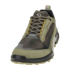 the men's hiking shoe in grey and yellow