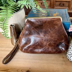 Patricia Nash Distressed Rustic Cognac Kiss Lock Clutch Wristlet Purse New! Gorgeous Coloring And Leather! Perfect Gift! Velvet Lining. Smoke Free. Thanks! Nordstrom Bedstu Frye Freebird By Steven Free People Sundance Anthropologie Brown Coin Purse For Everyday Use, Vintage Clutch For Daily Use, Coin Purse With Snap Closure For Everyday Use, Everyday Coin Purse With Snap Closure, Vintage Leather Clutch Wallet, Everyday Vintage Brown Clutch, Brown Leather Clutch With Snap Closure, Vintage Brown Everyday Clutch, Brown Textured Leather Clutch