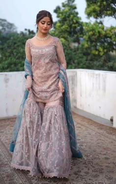 Hairstyle For Salwar Suit, Hairstyle For Sharara Dress, Hairstyle On Gharara, Sajal Aly Dresses, Hairstyles For Gharara Dress, Sajal Ali Dresses, Worst Outfits, Black Bridal Dresses, Sajal Aly