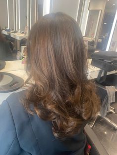 Mid Length Hair With Long Layers And Face Framing, Middle Part Layers Curls, Mid Length Hair With Face Framing Layers Straight, Hair Inspo Curled Ends, Curled Layered Hair Mid Length, Curled Hair Mid Length, Mid Length Hair With Volume Layers, Loose Curls Mid Length Hair, Long Layers Curled