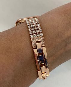 Bling Apple Watch Band. Fits the Apple IWatch available for sizes 40mm and 44mm in series 4,5,6 or SE. Luxury Custom Rose Gold Apple Watch Band Women Fashion Style. Large 3mm RHINESTONE Crystal & or 14K Rose Gold Plated Case Cover with Tear Drop Bezel Pave lab diamonds. Hand-made plated rhinestone, Large 3mm round cut precise fitting Cubic Zirconia and super bling effect Custom Zinc Plated Alloy for extra shine and durability. Secure snap in connection, exchanging band just made more easier Wris Apple Watch Cover, Apple Watch Band Women, Gold Apple Watch Band, Apple Watch Bands Women, Rose Gold Apple Watch, Gold Apple Watch, Iphone Watch, Gold Rolex, Gold Apple