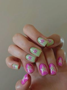 Green And Pink Nails Aesthetic, Green And Pink Nails Ideas, Hannah Montana Nails, Green And Pink Nails Designs, Pink And Green Nail Art, Pink And Green Nails Design, Cute Nails Inspiration, Pink Green Nails, Hands Jewelry