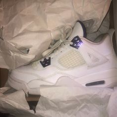 Worn Authentic Comes With Box Size 6 In Boys 7.5 In Women Jordan 4 Metallic Purple, Jordan 4 Metallic, Shoes Jordan, Womens Jordans, Jordan Shoes, Purple Color, Color Purple, Womens Shoes Sneakers, Jordan