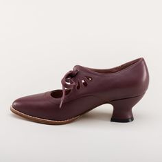 Gibson Edwardian Shoes are an excellent shoe for all occasions dating c. 1900 - 1925. Elegant yet sturdy, Gibson will look excellent at your Titanic, World War I, Downton Abbey, or Somewhere in Time events, as well as perfectly snazzy with modern clothes. PRE-ORDER. Estimated Delivery Date - January 2023. Pre-order shoes are not yet in stock and will begin shipping after they arrive, along with anything else in your order. If you wish to order an in-stock item and want to receive it sooner, plea Vintage Dress Shoes, Heel Shoes For Women, Spring Shoes Women, Downton Abby, Casual High Heels, Office Shoes, Pu Heels, Spike Heels, Mary Jane Pumps