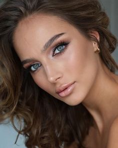 Wedding Makeup: 50 Looks For Brides [2024 Guide + Expert Tips] Bohemian Wedding Makeup, Bride Makeup Natural, Soft Wedding Makeup, Romantic Wedding Makeup, Wedding Makeup Bride, Wedding Eye Makeup, Wedding Makeup For Brown Eyes, Day Makeup Looks, Best Wedding Makeup