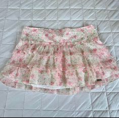 Patterned Skirts, Cute Bottoms, Hat Aesthetic, Pretty Skirts, Pink Skirt, Cute Skirts, Girly Outfits, Skorts, Dream Clothes