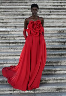 Valentino Fashion, 파티 드레스, Valentino Dress, Rose Dress, Fall 2022, Gorgeous Gowns, Mode Inspiration