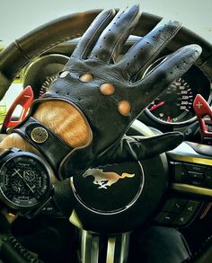 Driving Gloves Men, Leather Work Gloves, Custom Leather Belts, Men's Gloves, Leather Craft Projects, Gloves Fashion, Black Leather Gloves