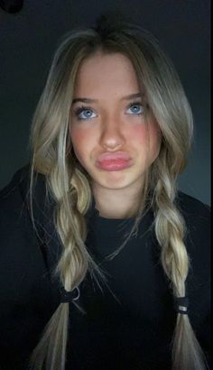 Halloweenský Makeup, Pretty Blonde Hair, Hair For School, School Hair, Cute Hairstyle, Blonde Hair Inspiration, Hairstyle Inspo, Hair Stylies, Back To School Hairstyles