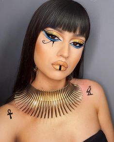 Organing Makeup, Egyptian Eyeliner, Egyptian Make Up, Egypt Makeup, Egyptian Eye Makeup, Easy Halloween Makeup Ideas, Cleopatra Makeup, Look 2022, Egyptian Hairstyles