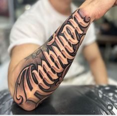 Word On Arm Tattoo, Big Letter Tattoo, Letter Fonts For Tattoos, Chicano Tattoo Font, Arm Lettering Tattoo, Graffiti Tattoo Ideas, Hustle Tattoo, Chest Tattoo Lettering, 1999 Tattoo