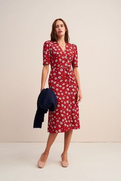 Basic Dress Pattern, Business Casual Spring, Fashion Illustrations Techniques, Jeanne Damas, Wardrobe Goals, Designer Kurtis, French Girls, Darling Dress, Summer Inspiration