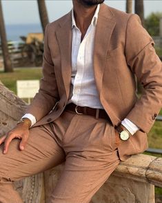 Brown Groomsmen Suits, Brown Suit Wedding, Brown Groomsmen, Wedding Guest Outfit Men, Brown Suits For Men, Linen Suit Men, Italy Wedding Guest Outfit, Italy Wedding Guest, Suits Party Wear