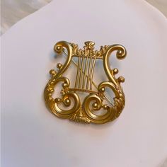 Harp Brooch Pin Brushed Gold Tone Metal Brooch 2” X 2” New Heart Enamel Pin, Trifari Brooch, Metal Brooch, Going For Gold, Gold Brooch, Gold Pin, Bridesmaids And Groomsmen, Cameo Pendant, Gold Brooches