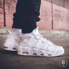 Up Tempo Nike, Nike Air Uptempo, Baskets Nike, On Sneakers, Leather Shoes Woman, Sneakers Men Fashion, Sneakers Online, Sneaker Brands