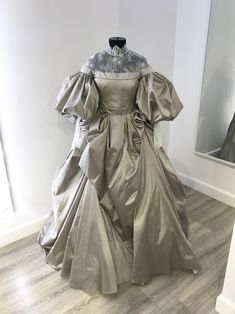 Elegant Taffeta Evening Dress For Wedding, Luxury Satin Wedding Evening Dress, Luxury Satin Evening Dress For Wedding, Elegant Satin Ball Gown With Long Train, Luxury Silk Evening Dress For Wedding, Luxury Wedding Evening Dress With Pleated Bodice, Luxury Pleated Bodice Wedding Evening Dress, Luxury Wedding Evening Dress With Draped Sleeves, Elegant Taffeta Evening Dress For Banquet