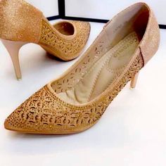 Shoe For Woman Elegant Embellished Shoes For Wedding Guests, Chic Gold Wedding Shoes For Guests, Gold Wedding Shoes For Evening In Spring, Gold Wedding Shoes For Spring Evening, Elegant Embellished Wedding Shoes For Guests, Elegant Embellished Wedding Guest Shoes, Glamorous Gold Wedding Shoes For Party Season, Glamorous Wedding Shoes For Holiday Season, Elegant Gold Wedding Shoes