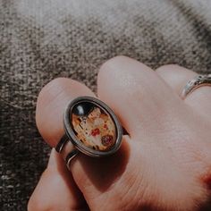 Klimt The Kiss, Fantasy Ring, Romantic Fantasy, Yellow Rings, The Kiss, Beautiful Doors, Vintage Ring, Vintage Gold, Vintage Rings