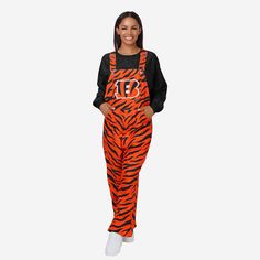 Cincinnati Bengals Womens Tiger Stripe Thematic Bib Overalls FOCO XS - FOCO.com Cincinnati Bengals Outfit Woman, Tailgate Outfit, Fashion Stand, Fan Fashion, Logo Display, Bib Overalls, Girl Fits, Gameday Outfit