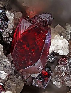 Rock Minerals, Raw Minerals, Beautiful Rocks, Gemstones Crystals, Rocks And Gems