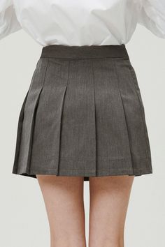 Zip fly closure Pleated skirt Adjustable belt detail Full lined Short length 100% Polyester Professional Clean Only / Do Not Tumble Dry XS/S: Waist: 31cm (12.2in) / Hip: 44cm (17.3in) / Hem: 52cm (20.5in) / Length: 38.5cm (15.2in) / S/M: Waist: 34cm (13.4in) / Hip: 44cm (17.3in) / Hem: 55cm (21.7in) / Length: 41cm (16.1in) / Model's height is 7′ 5″ (170cm) Bust 32.5in Waist 23.5in Hip 34in and wearing XS/S 사이즈 정보Size information (단위:cm)(Unit : inch) SXS/S 사이즈 정보 Size information 허리Waist 3112.2 엉덩이Hip 4417.3 밑단Hem 5220.5 총장Length 38.515.2 MS/M 사이즈 정보 Size information 허리Waist 3413.4 엉덩이Hip 4417.3 밑단Hem 5521.7 총장Length 4116.1 - 위의 실측사이즈는 '단면의 길이'입니다. 참고해 주세요.- 사이즈는 측정방법에 따라 1~3cm 정도 오차가 있을 수 있습니다.- 제품색상은 사용자의 모니터의 해상도에 따라 실제 색상과 다소 차이가 있을 수 있습니다. - The above measurement size is'length of sect Megan Fox, Tennis Skirt, Adjustable Belt, Charcoal Color, Black Charcoal, Aesthetic Clothes, Pleated Skirt, Best Sellers, High Waisted Skirt