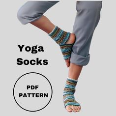 a woman is doing yoga socks with her feet in the air and text overlay that reads, yoga socks pattern