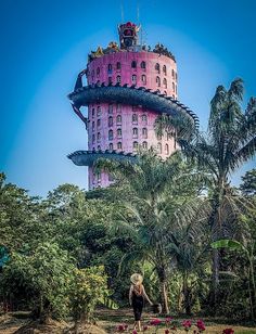 dragon temple in bangkok thailand Wat Samphran, Thailand Travel Itinerary, Places To Visit In Bangkok, Giant Dragon, Pink Building, Magical Dragon