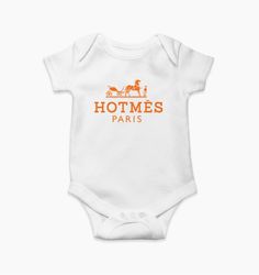 Baby style is a must for new fashionistas. Our Hotmes Orange baby onesie is high fashion with iconic designer inspired artwork, to make your little one look uber stylish. This listing is for 1 Hotmes Orange Baby Onesie. Check out our Designer inspired onesies: Butterfly Onesie Clover Onesie Pearls Onesie Available in 6-9 month, white onesie with a snap closure at bottom. Care Instructions: Machine wash Weight 0.25 lb Fitted Onesie With Cartoon Print For Spring, Spring White Bodysuit With Cartoon Print, Fitted Graphic Print Onesie For Playwear, Fitted Printed Onesie For Summer, White Short Sleeve Trendy Bodysuit, Spring Cotton Onesie With Graphic Print, Summer Graphic Print Onesie For Playwear, White Graphic Print Onesie For Playwear, White Onesie With Graphic Print For Playwear