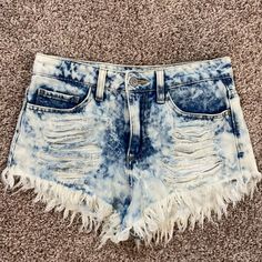 Nwot, Shows Bum Cheeks, Really Fits Like An Xs, No Flaws, Super White Washed, Soft Jean Material 100% Cotton Athena Lee, Light Wash Jean Shorts, Jean Material, Nice Outfits, Super White, Jeans Material, Cute Shorts, Light Wash Jeans, Fit Inspo