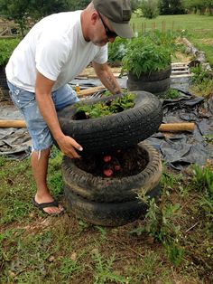 These potato towers made outta tires worked out pretty good. It wasn’t our first choice for making potato towers but, when the tires were free and you’re crunched for time… we jus… Raised Garden Beds Old Tires, Tires For Gardening, Potato Planters, Potato Tower, Tomato Planter, Best Garden Tools, Planting Potatoes