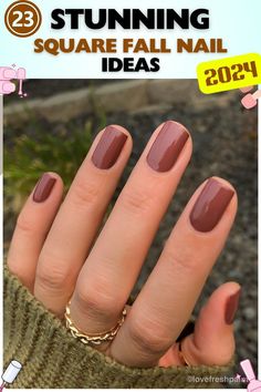 Short square brown fall nails with a glossy finish. Simple and sophisticated, ideal for everyday wear. Brown Fall Nails, Short Fall Nails, Fall Nail Design, Dip Nail Colors, Fall Nail Ideas, Fall Manicure, Sassy Nails, Short Gel Nails