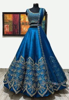 7 Reception Outfits Under 70K That You Can Buy Online! Satin Lehenga, Choli Dress, Indian Skirt, Saree Bollywood, Party Wear Lehenga Choli, Party Wear Gown, Red Lehenga