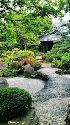 Garden Design Simple, Meditation Garden Ideas, Labyrinth Garden, Zen Rock Garden, Zen House, Zen Garden Design, Japan Garden, Meditation Garden, Japanese Interior Design