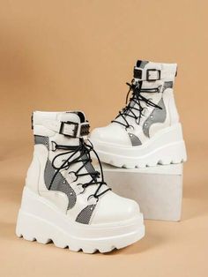 Goth Platform Boots, Casual Shoes Women Sneakers, Cute Shoes Heels, Fancy Shoes, Cute Nikes, White Shoes Women, Boots Women Fashion, Classic Boots, Pretty Shoes