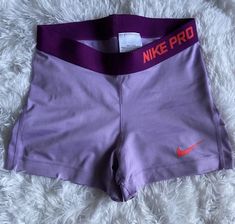 Cute Sports Bras Outfits, Old Nike Pros, Nike Pros Outfit Aesthetic, Gymwear Outfits, Cute Nike Outfits, Fitness Wear Outfits, Nike Pro Shorts, Cute Lazy Outfits, Cute Preppy Outfits