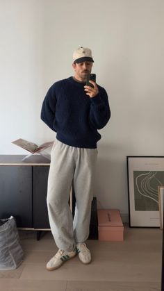 Insta: @imdanielsimmons Mens Cozy Fall Outfits, Men Fall Fits 2023, Mens Style 2023 Fall, Fall 2023 Men Outfit, Mens Lounge Outfits, Mens Fashion Autumn 2024, Mens Fall 2023 Outfits, Men Outfit Inspo Winter, Men Sambas Outfits