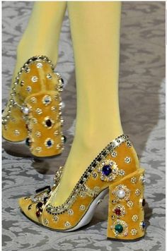 #Runway #Shoes #Women #Fashion #Show Mode Shoes, Dr Shoes, Shoe Inspo, 2018 Fashion, Mode Inspo, 가을 패션, Pretty Shoes, Dream Shoes