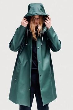 STUTTERHEIM MOSEBACKE RAIN JACKET GREEN | PIPE AND ROW Stutterheim Raincoat, Mantel Cape, Pijamas Women, Raincoat Outfit, Green Raincoat, Blue Raincoat, Long Rain Coat, North Face Rain Jacket, Raincoat Jacket