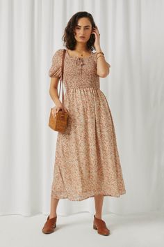 Sunday Dresses, Party Dress Codes, Waistline Dress, Sunday Clothes, Midi Dress Pink, Dress Lining, Pleated Skirt Dress, Neckline Dress, Square Neck Dress