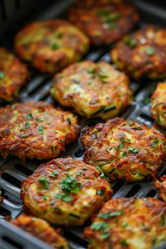 Golden brown zucchini fritters topped with chopped herbs. Zucchini Fritters Paleo, Air Fryer Zucchini Fritters, Air Fryer Zucchini, Healthy Snack Options, Shredded Zucchini, Zucchini Fritters, Low Carb Vegan, Cheese Bites