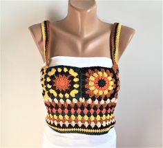 Granny Square Blouse, Colorful Granny Square, Blouse Tops Designs, Crop Top Designs, Womens Halter Tops, Vintage Cloth, Crochet Halter, Halter Tops, Crochet Crop Top