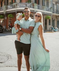 Matching Family Dresses For Spring, Matching Dresses For Family In Spring, Casual Dresses Matching Set With Short Sleeves, Green Matching Set Dress For Summer, Mom Daughter Dress, Mommy And Me Matching Outfits, Mommy Daughter Outfits, Mother Daughter Matching Outfits, Outfits Unique