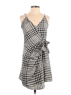 Free People Casual Dress Size: 0 Gray Dresses - used. 100% COTTON, Wrap, Square, Houndstooth, Short, Sleeveless | Free People Casual Dress - Wrap: Gray Houndstooth Dresses - Used - Size 0 Gray Casual Dress, Gray Dresses, Houndstooth Dress, Dress Wrap, Gray Dress, Casual Dresses For Women, Wrap Dress, Casual Dress, Casual Dresses